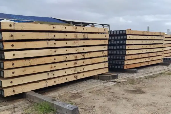Stacked Eucalyptus Timber Mats - 8 inch